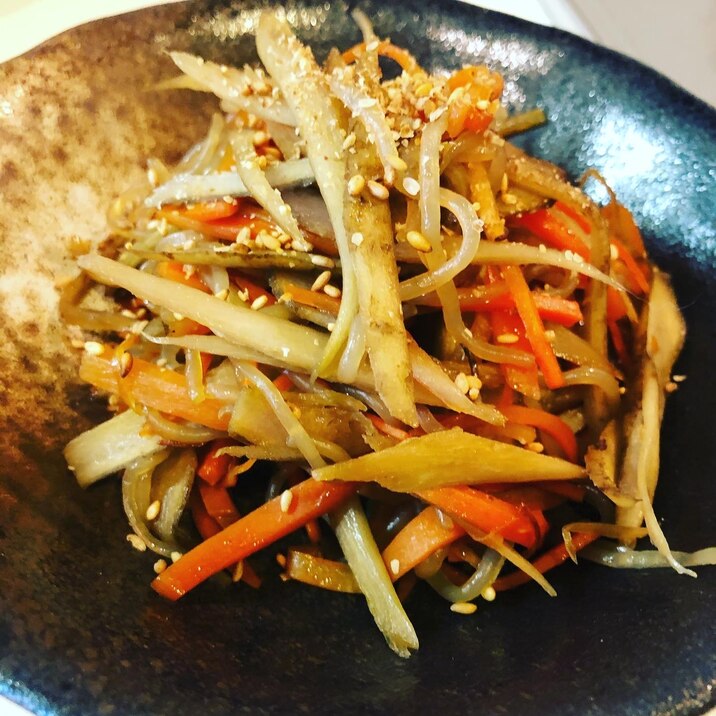 ダイエットに!つるんと美味しい白滝入りきんぴら